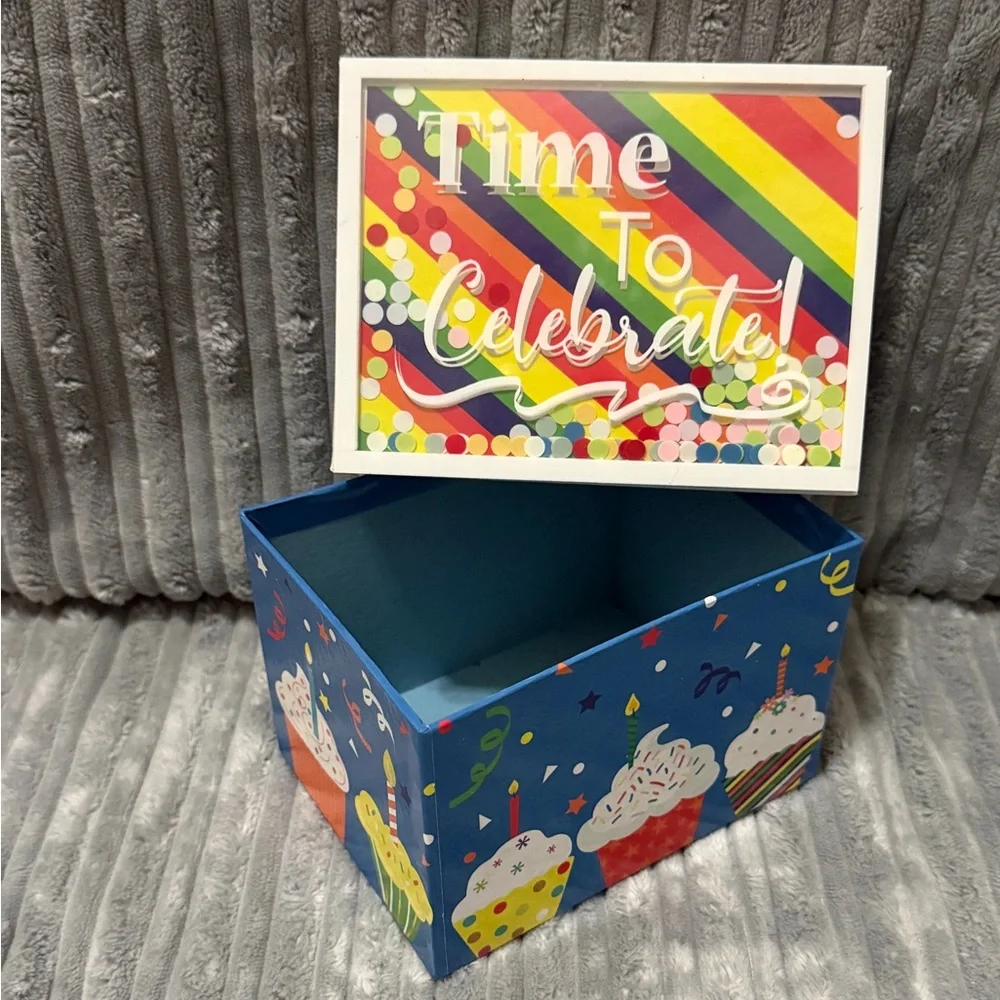 2 Gift Boxes